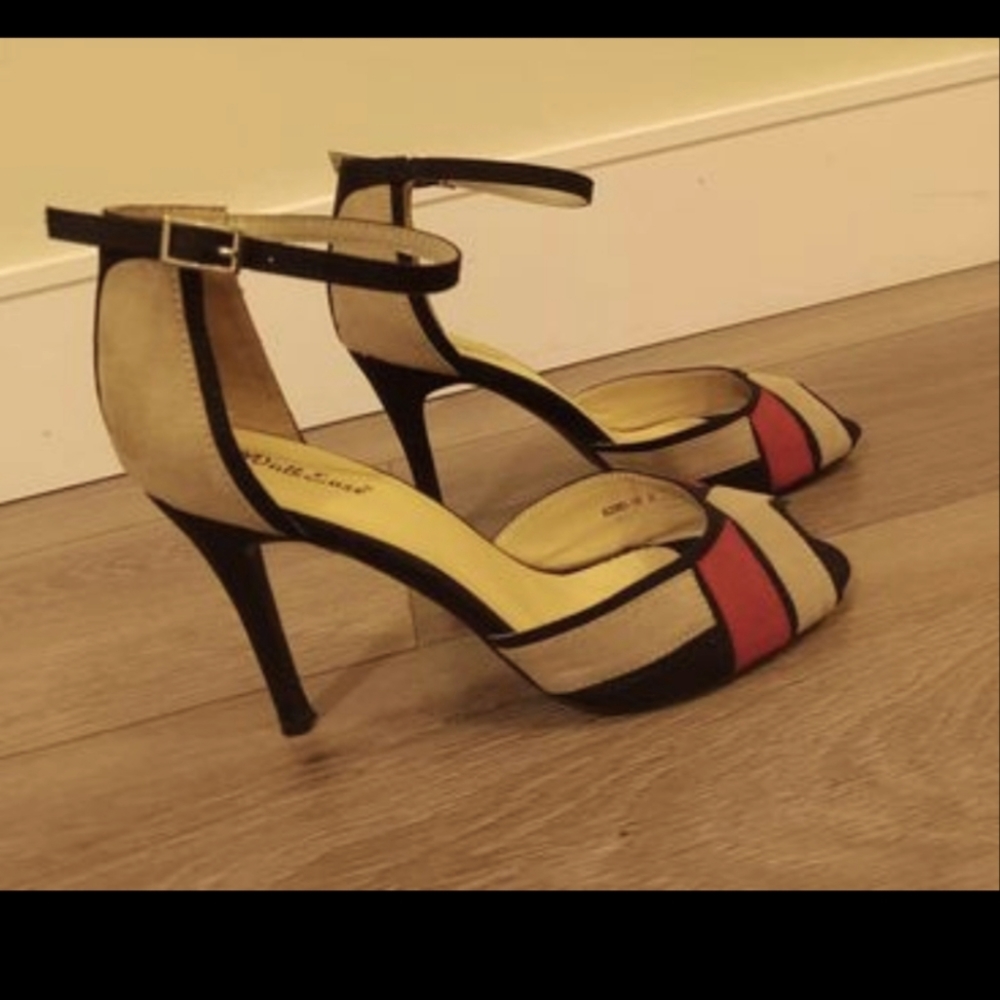 *SOLD* Peep toe heels